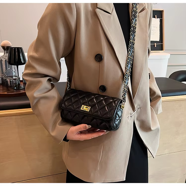 Customized 2025 lightweight PU shoulder bag, fashionable women's new crossbody bag-2